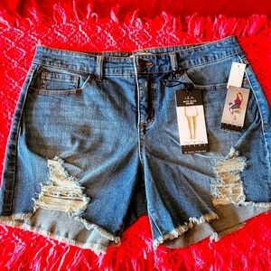 Sofia Vergara mid rise shorts, distressed hem